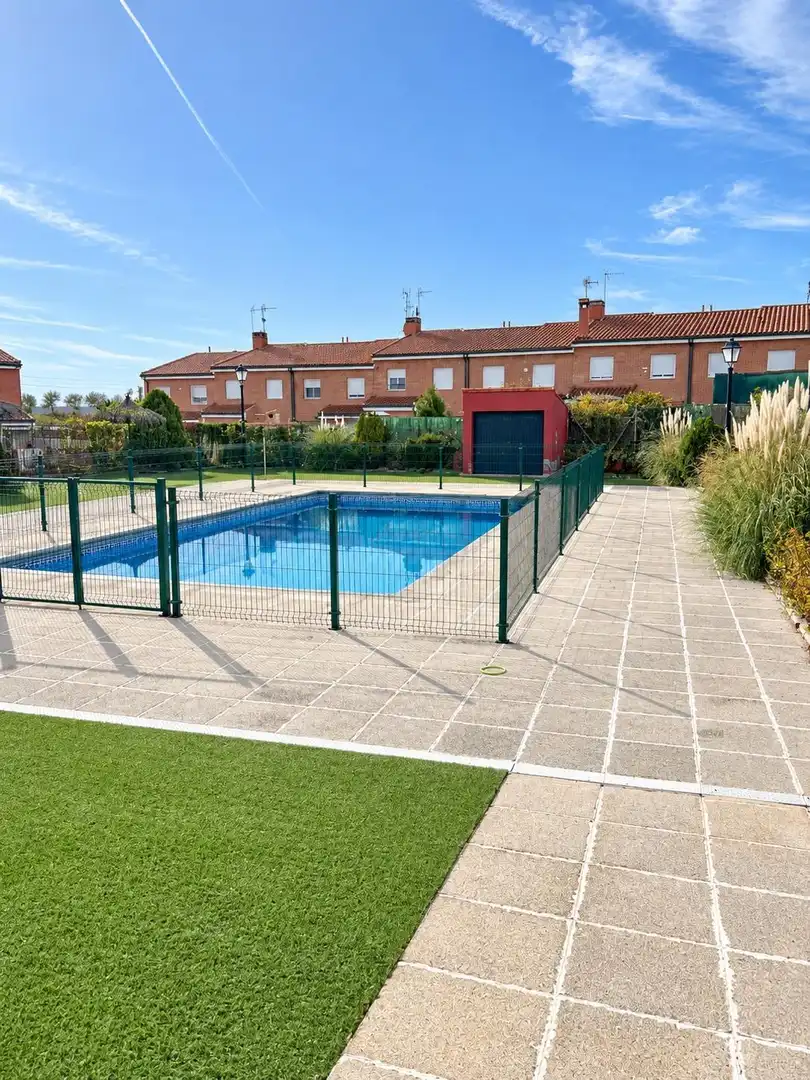 Casa a schiera con piscina in vendita a Hormigos