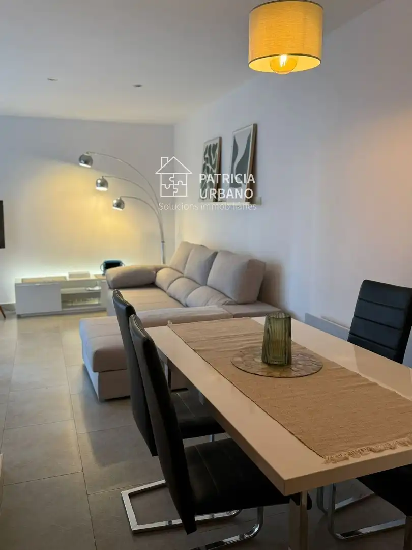 Sala de estar de Piso de alquiler en Cambrils con Aire acondicionado, Calefacción y Terraza