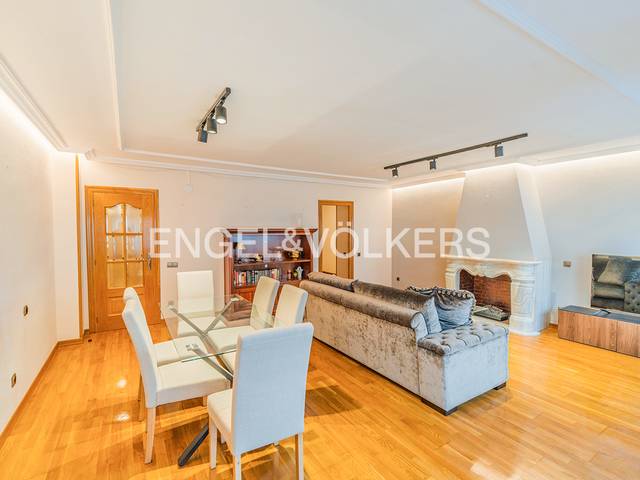 Piso en Venta en Carrer Portugal, 14 en Ensanche - Diputación