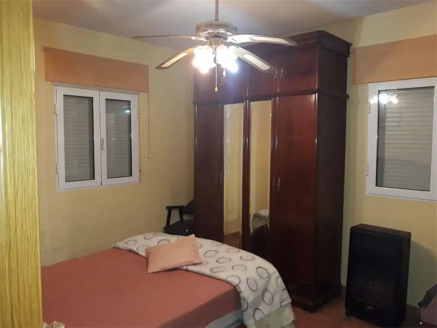 Habitación de Casa adosada en venta en Palomeque con Jardín privado y Balcón