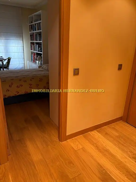 Flat for sale in Salamanca  with Air Conditioner and Heating
