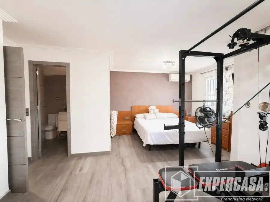 Dormitori de Pis en venda en Llíria amb Aire condicionat i Terrassa