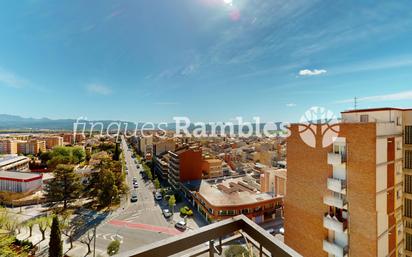 Vista exterior de Pis en venda en Igualada amb Terrassa i Balcó