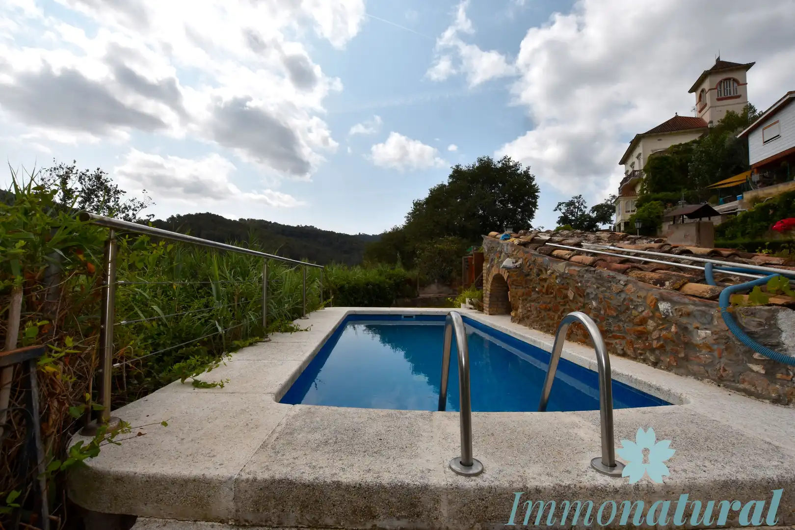 Piscina de Casa o xalet en venda en Torrelles de Llobregat amb Calefacció, Jardí privat i Parquet
