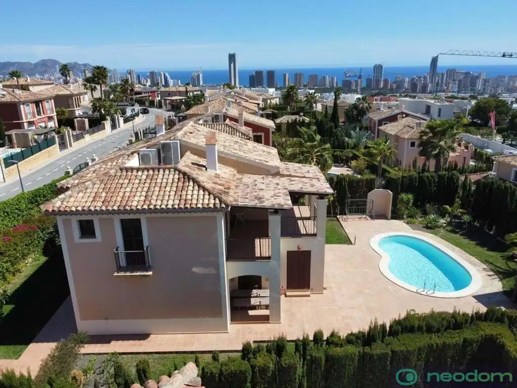 Casa amb piscina en venda a Golf Bahía, imagen 3