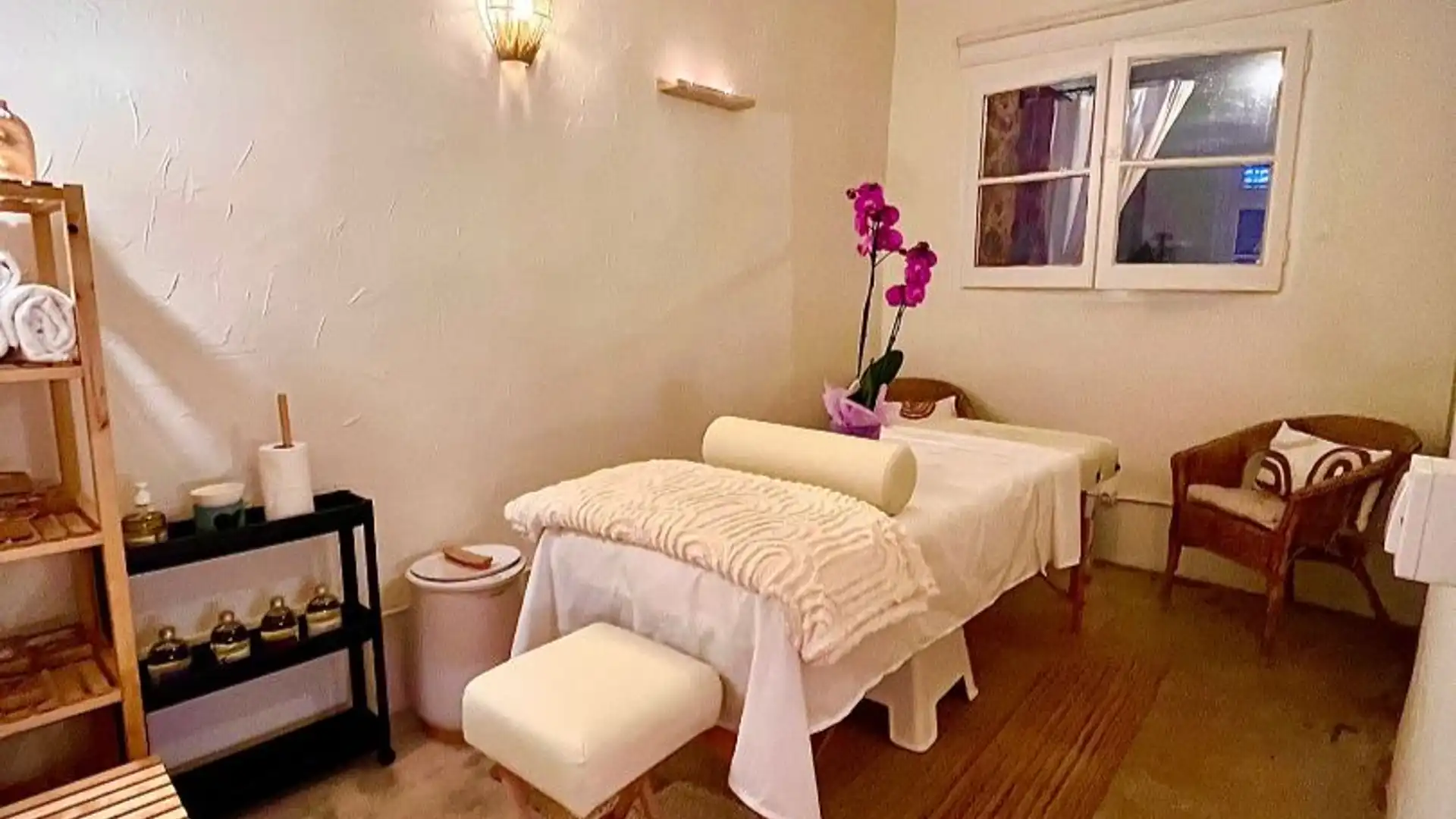 Habitación de Local de alquiler en  Barcelona Capital con Aire acondicionado y Calefacción