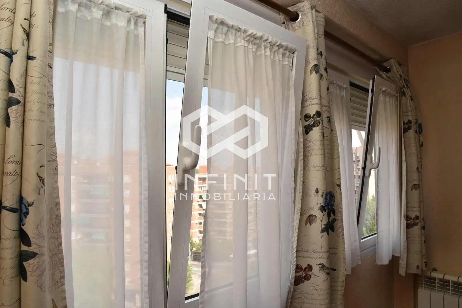 Bedroom of Flat for sale in Val
