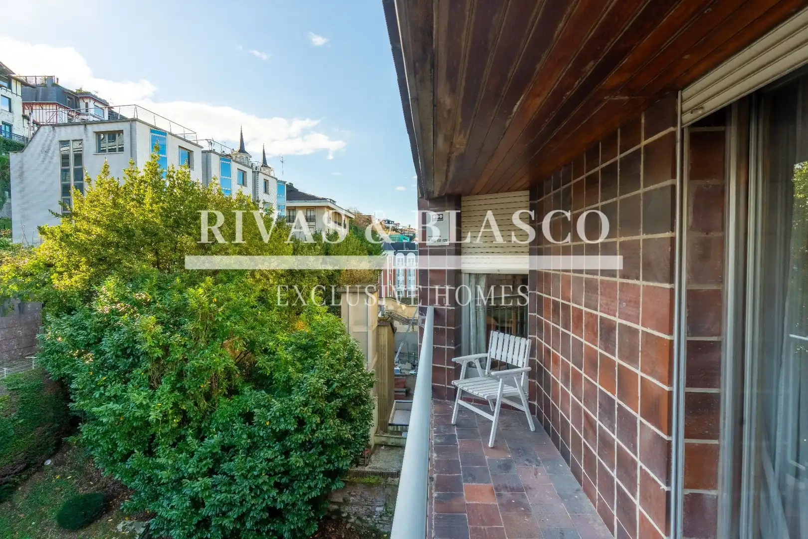 Exterior view of Apartments for sale in Donostia - San Sebastián   with Heating and Storage room