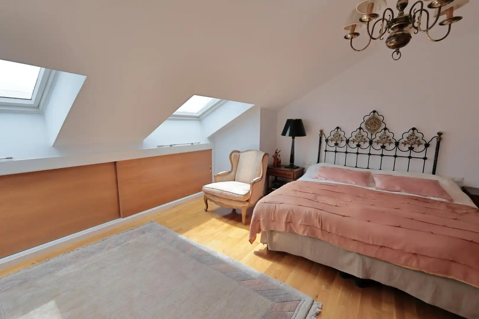 Schlafzimmer von Dachboden zum Verkauf in Bembibre mit Heizung und Balkon