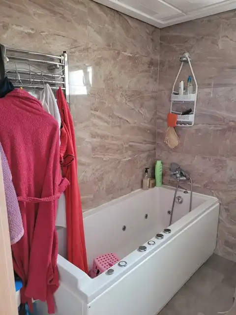 Bany de Casa o xalet en venda en Alicante / Alacant amb Aire condicionat, Calefacció i Piscina