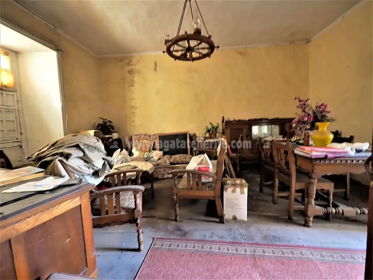 Sala d'estar de Casa o xalet en venda en Icod de los Vinos amb Jardí privat