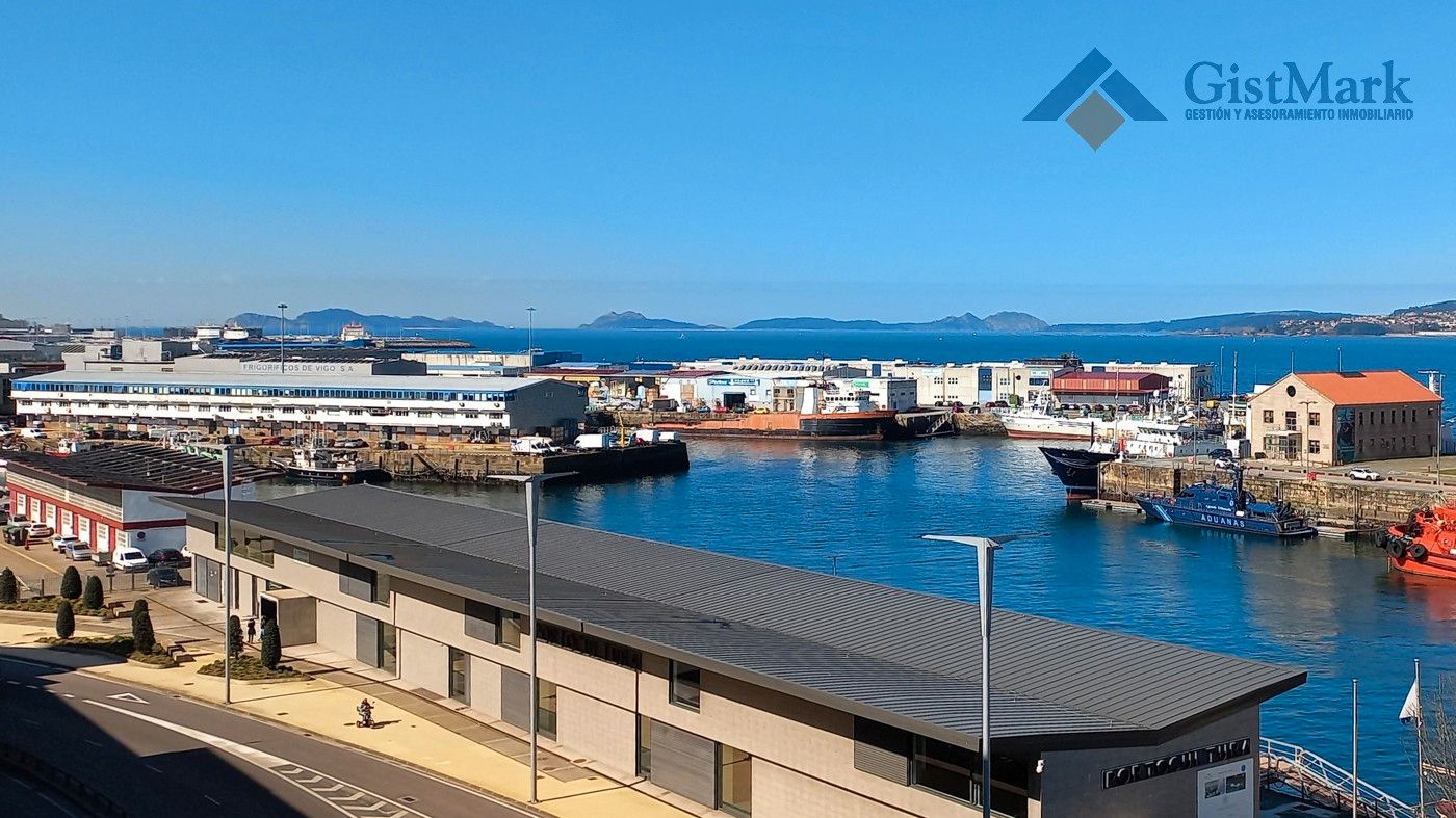 Exterior view of Apartment to rent in Vigo   with Heating, Parquet flooring and Storage room