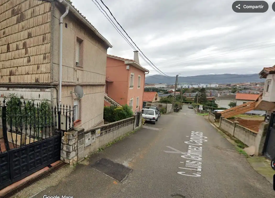 Flat for sale in Calle Luis Gomez Cagigas 9, imagen 2