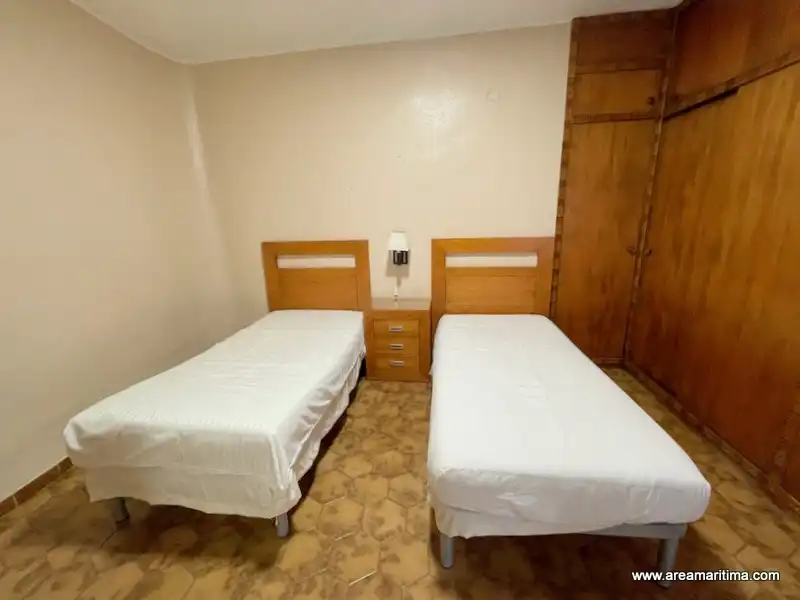 Habitación de Apartamento en venta en Valencia con Amueblado, Horno y Lavadora