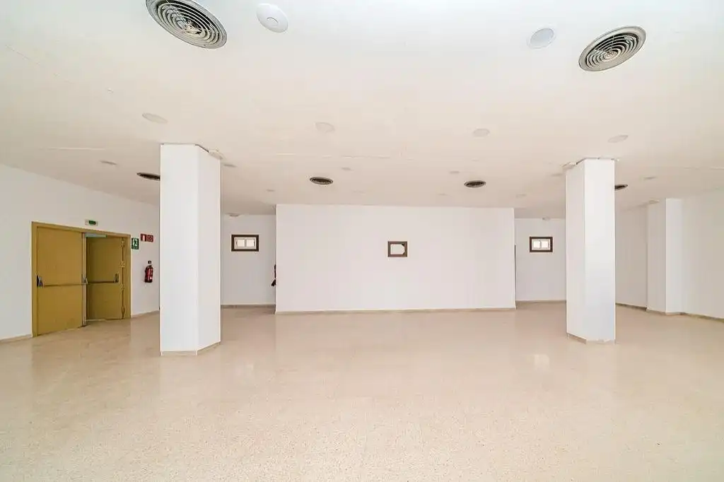 Gewerbefläche zum Verkauf in Avenida Avenida de Ifach, 9, imagen 5