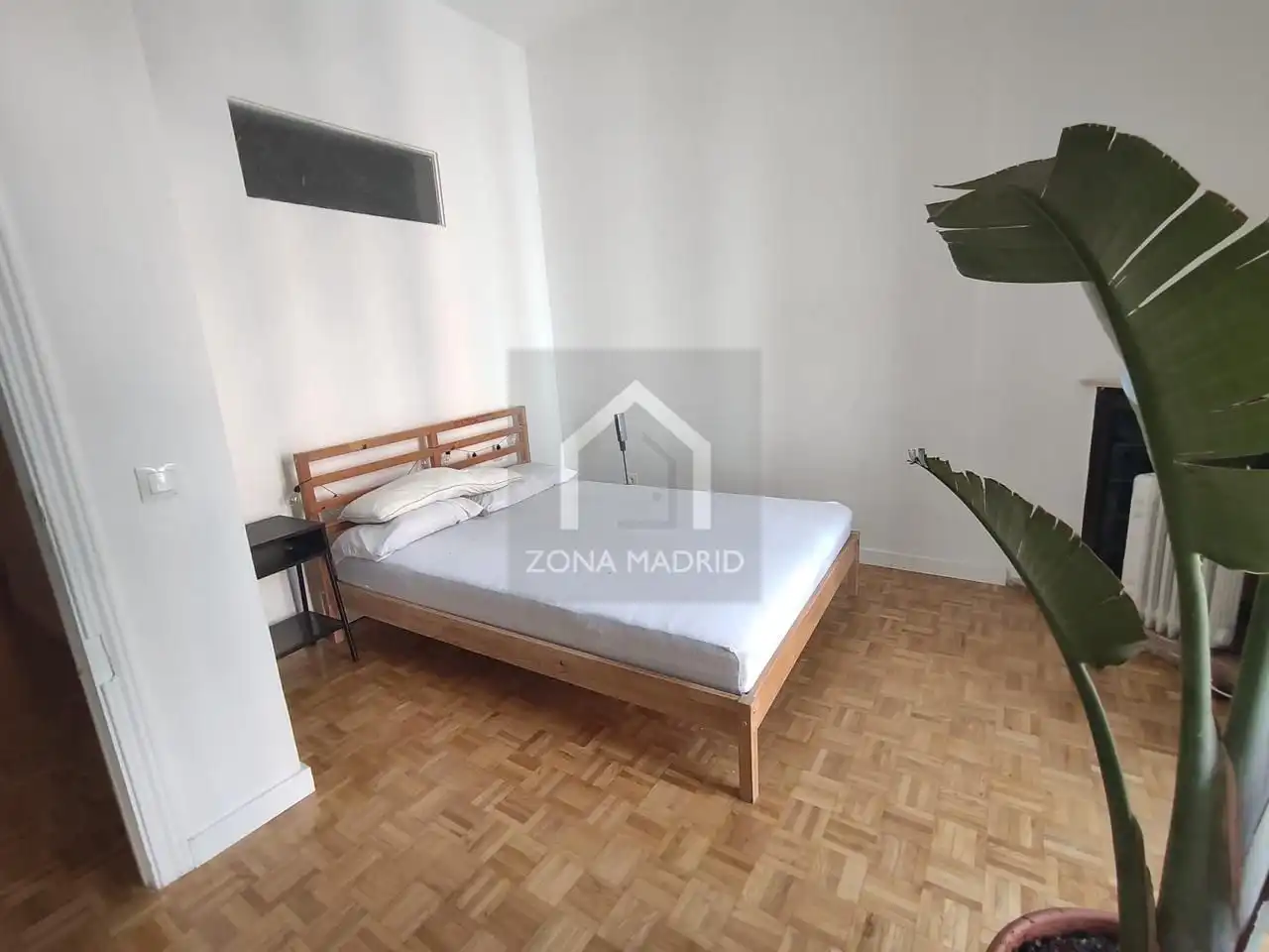 Habitación de Piso en venta en Madrid con Trastero