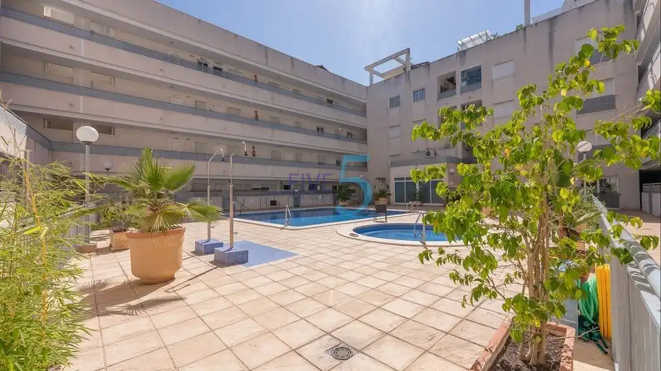 Piscina de Pis en venda en Almoradí amb Aire condicionat, Piscina i Moblat