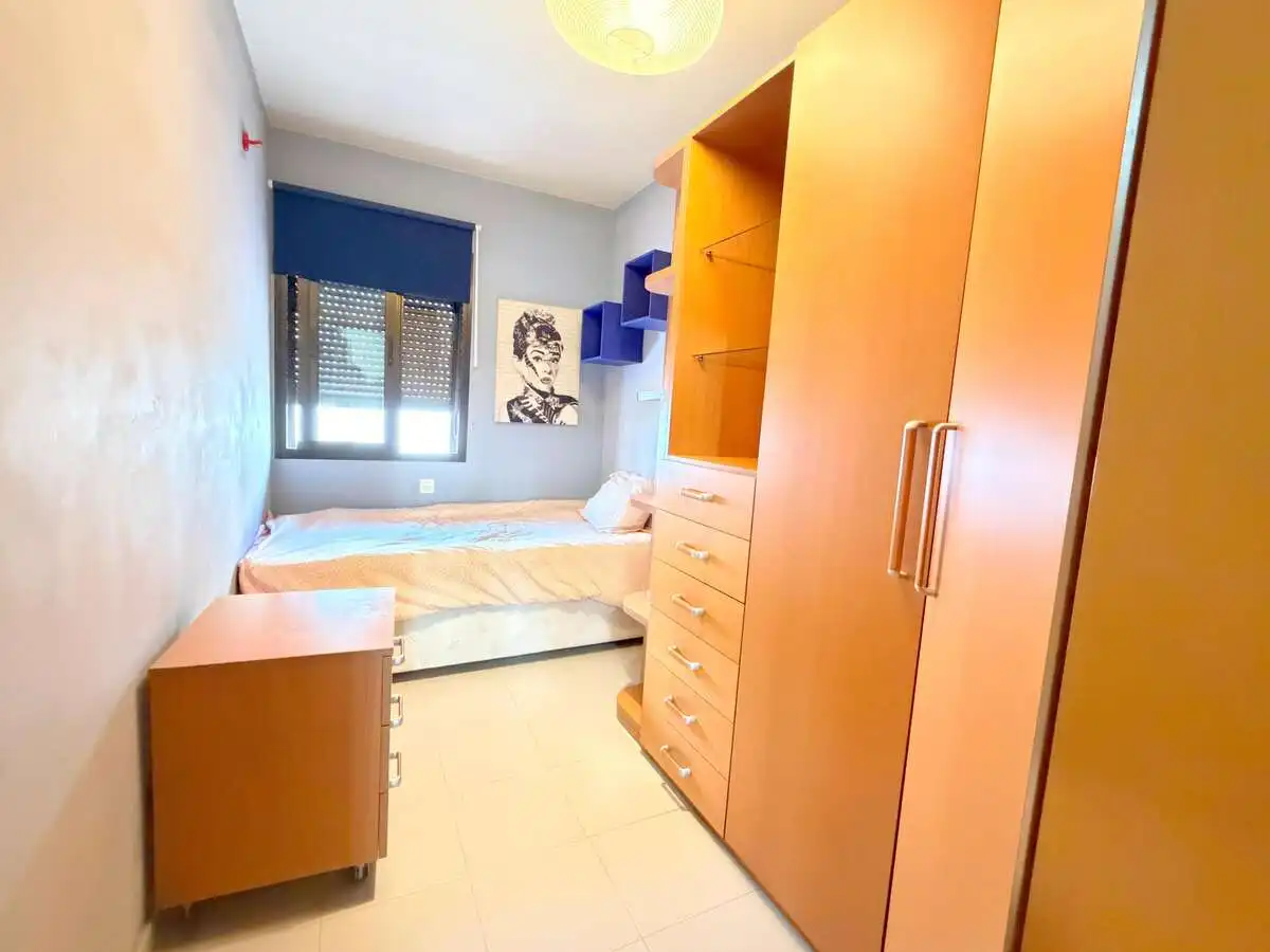 Habitación de Casa adosada en venta en Argana Alta - Maneje