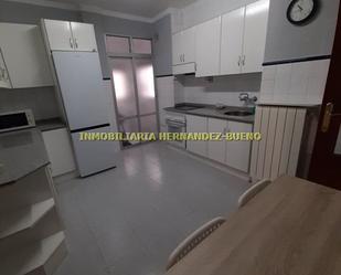 Cuina de Pis de lloguer en Salamanca Capital amb Calefacció i Moblat