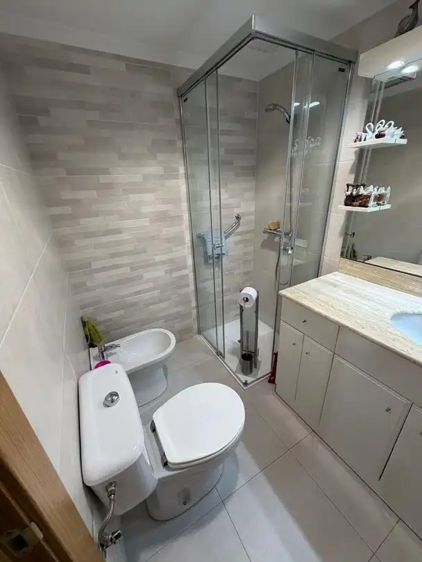 Badezimmer von Wohnung zum Verkauf in Vitoria - Gasteiz mit Heizung, Terrasse und Abstellraum