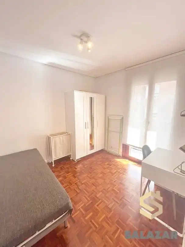 Bedroom of Flat for rent in Bilbao   with Balcony