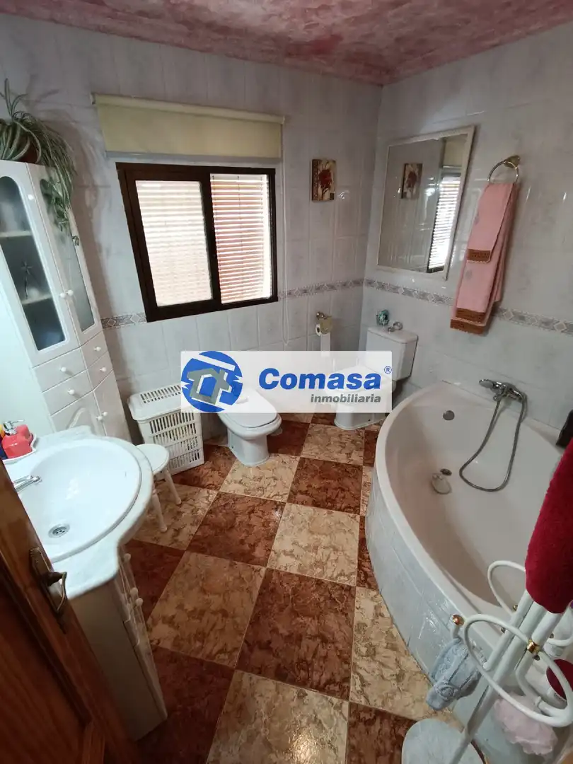 House with garden for sale in Martos, imagen 5
