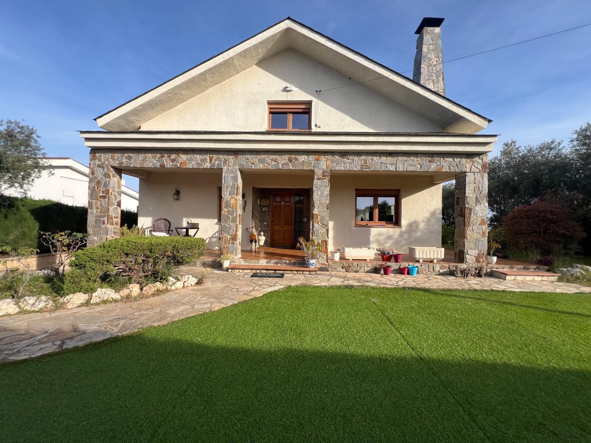 Exterior view of House or chalet for sale in Castellar del Vallès  with Air Conditioner, Heating and Private garden
