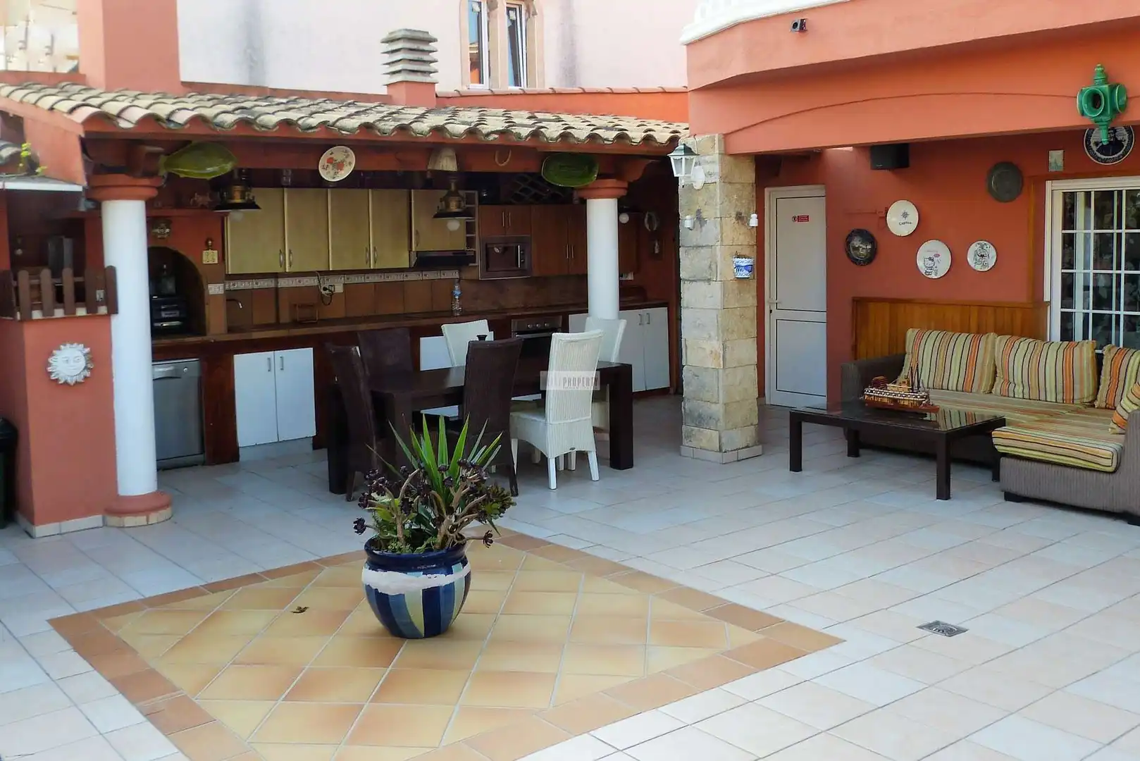 House with pool for sale in Requesens, imagen 4