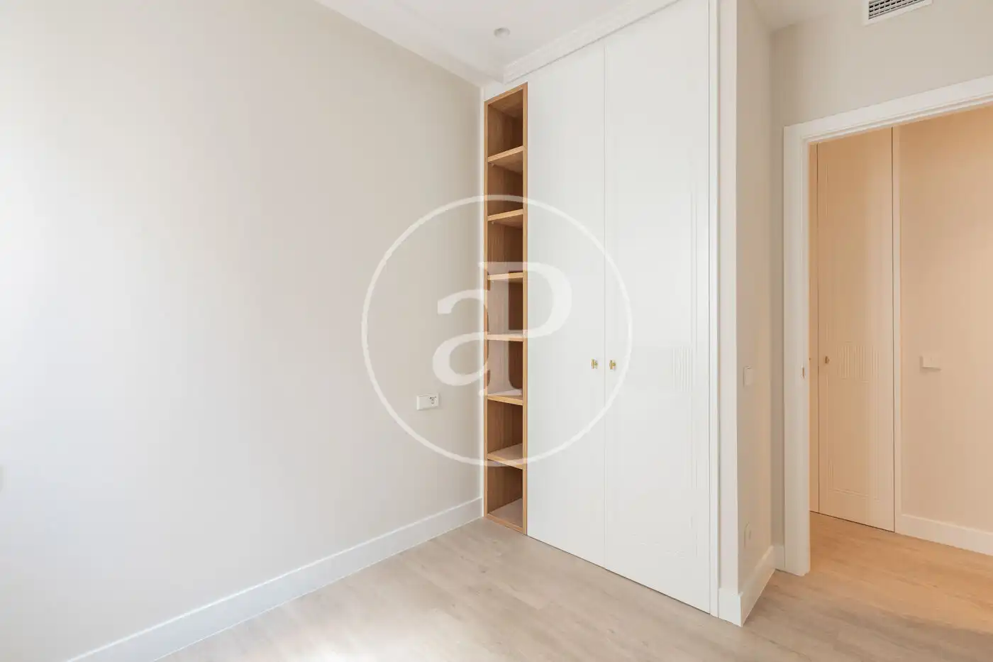 Flat for sale in Calle del Conde de Romanones, Embajadores - Lavapiés