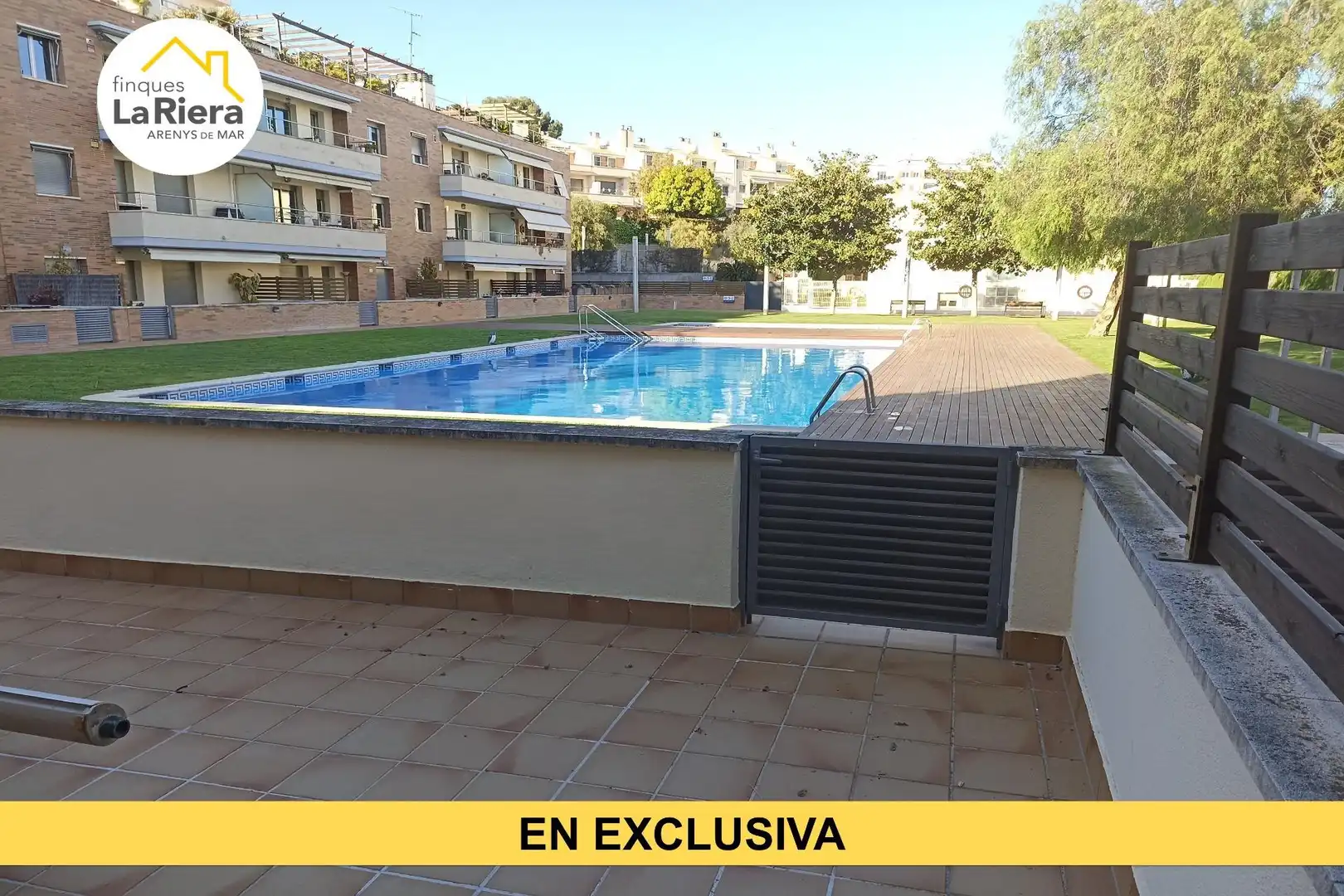Piscina de Planta baixa en venda en Sant Andreu de Llavaneres amb Piscina comunitària