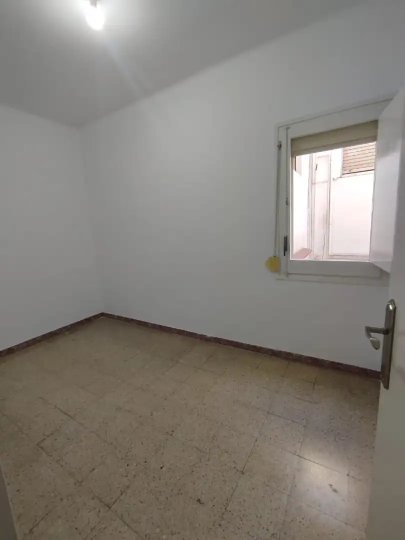 Habitación de Piso en venta en L'Hospitalet de Llobregat con Balcón