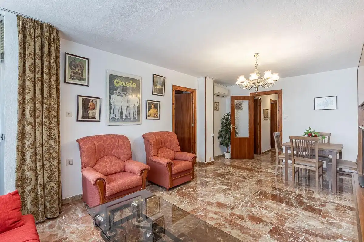 Flat with terrace to rent in Chana, imagen 4