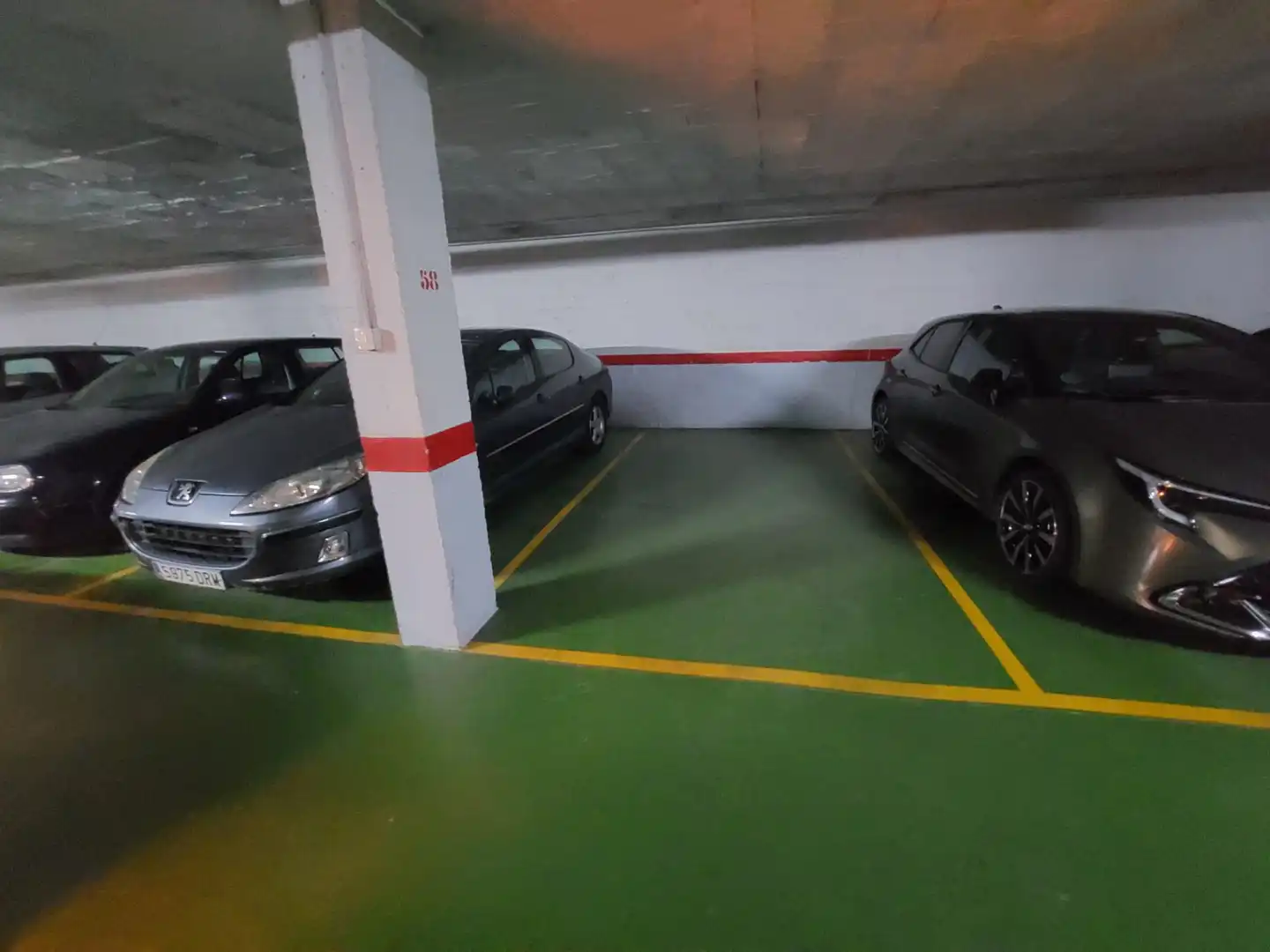 Parkplatz von Wohnung zum Verkauf in Fuengirola mit Klimaanlage, Möbliert und Waschmaschine