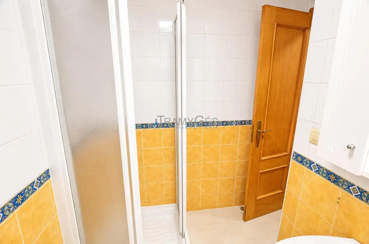 Badezimmer von Wohnung zur Miete in Tomiño mit Heizung und Möbliert