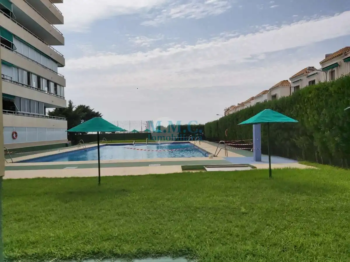 Schwimmbecken von Wohnung zur Miete in Roquetas de Mar mit Klimaanlage, Terrasse und Möbliert