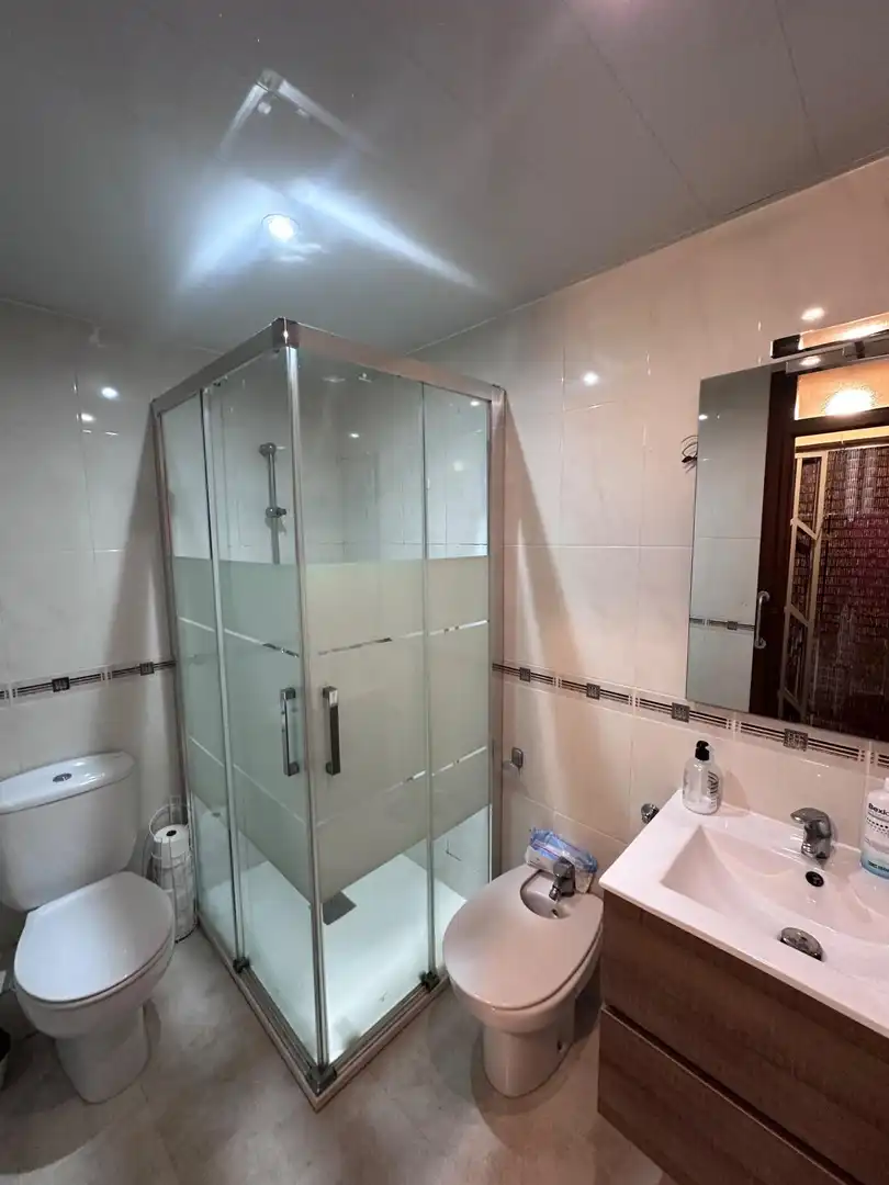 Bathroom of Flat for sale in Barberà del Vallès