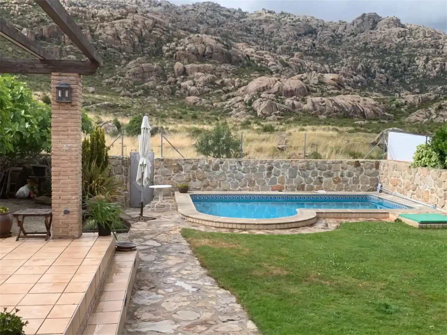 Piscina de Casa o chalet en venta en Manzanares El Real con Aire acondicionado, Jardín privado y Trastero