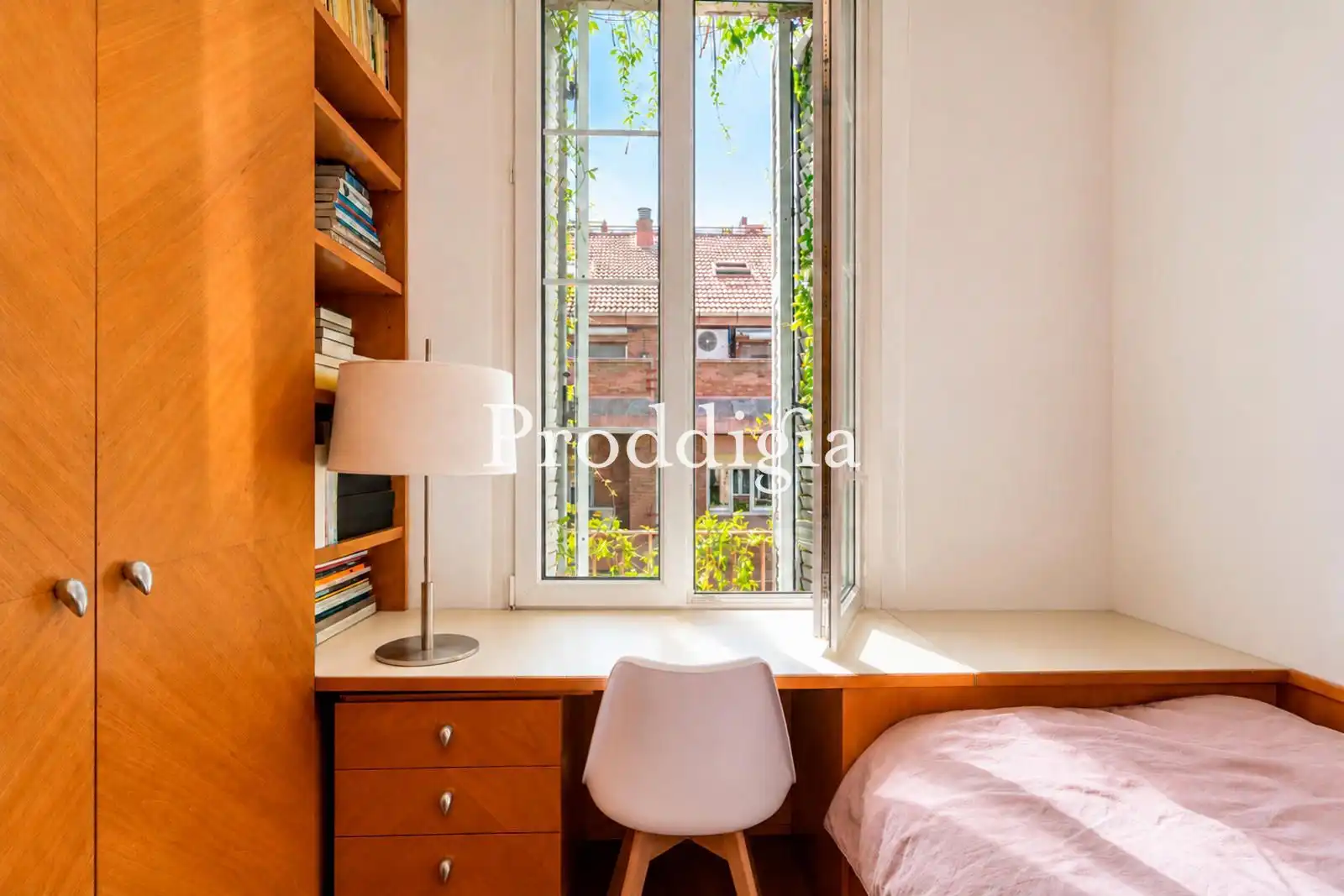 Schlafzimmer von Wohnung zum Verkauf in Barcelona mit Klimaanlage, Heizung und Privatgarten