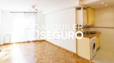 Foto 3 de Estudio de alquiler en De Ceuta, Valdeacederas, Madrid