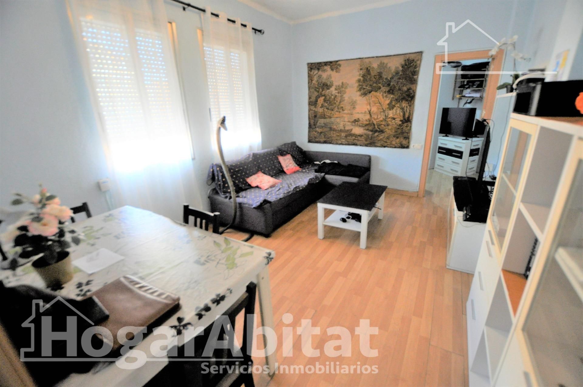 Sala d'estar de Pis en venda en  Valencia Capital amb Aire condicionat