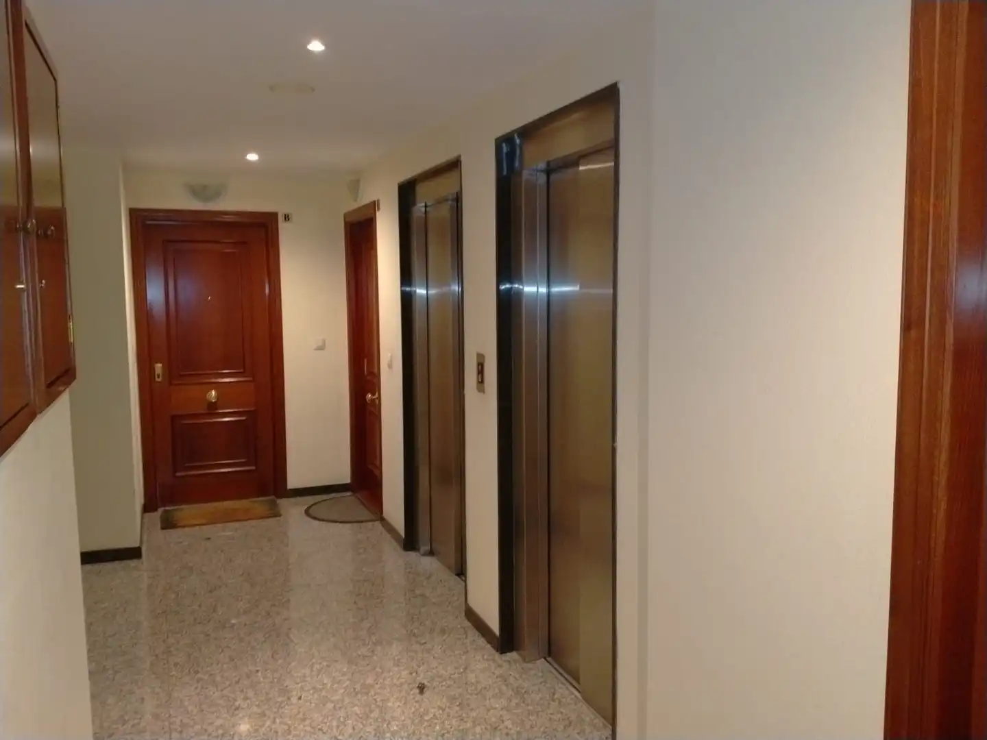 Apartament en venda en Vigo  amb Calefacció, Jardí privat i Parquet