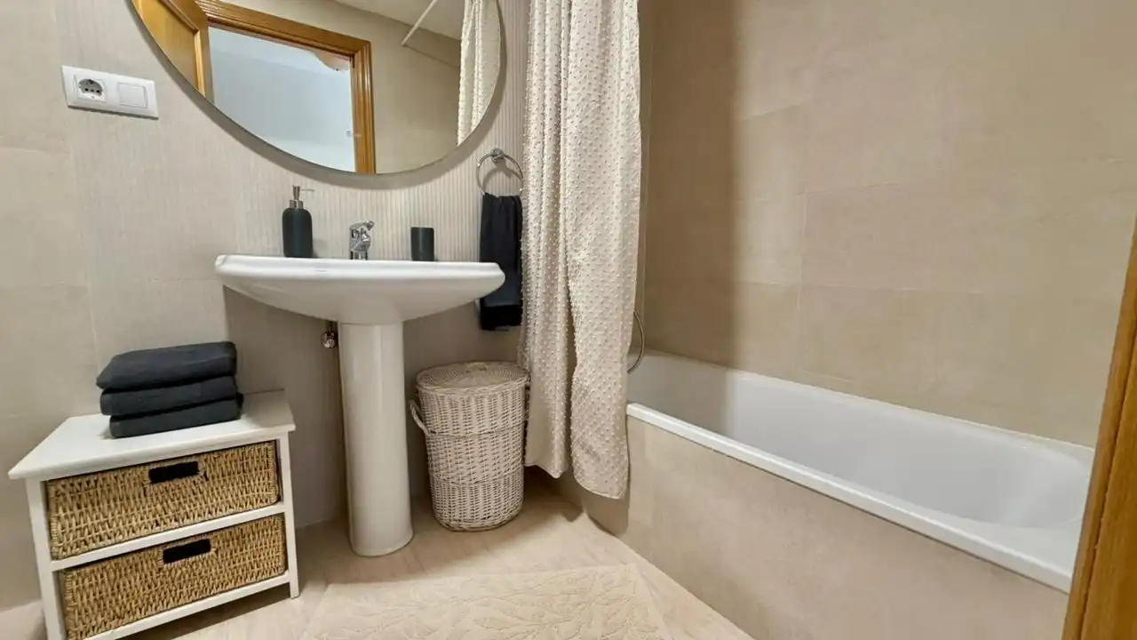 Bathroom of Apartments for rent in Villajoyosa / La Vila Joiosa  with Heating
