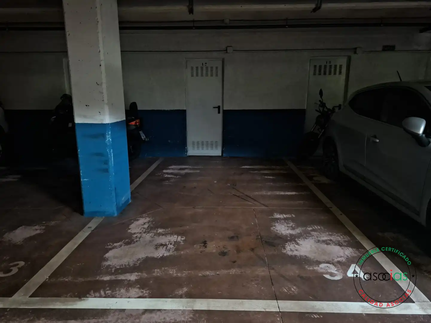 Parking de Piso en venta en Gijón  con Calefacción y Trastero