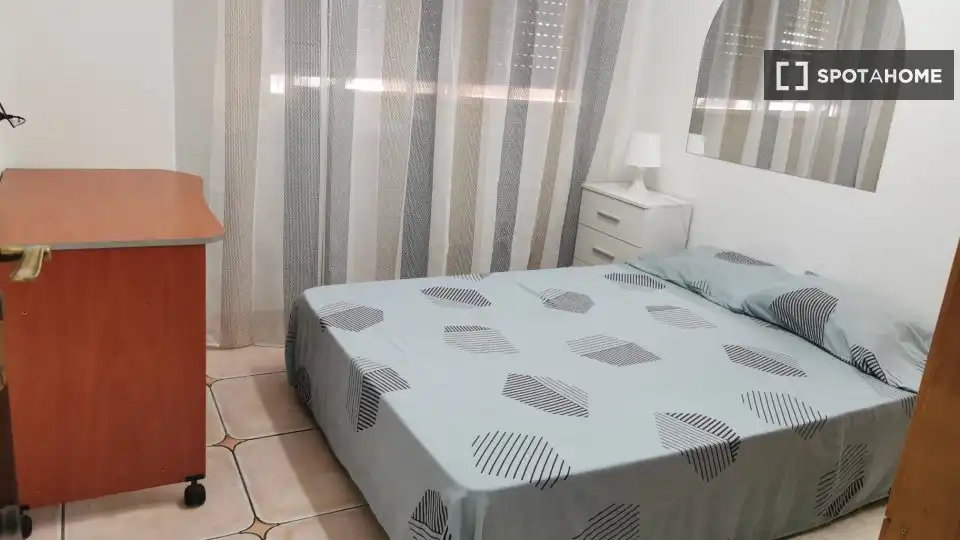 Bedroom of Flat for rent in Vigo   with Air Conditioner, Heating and Furnished