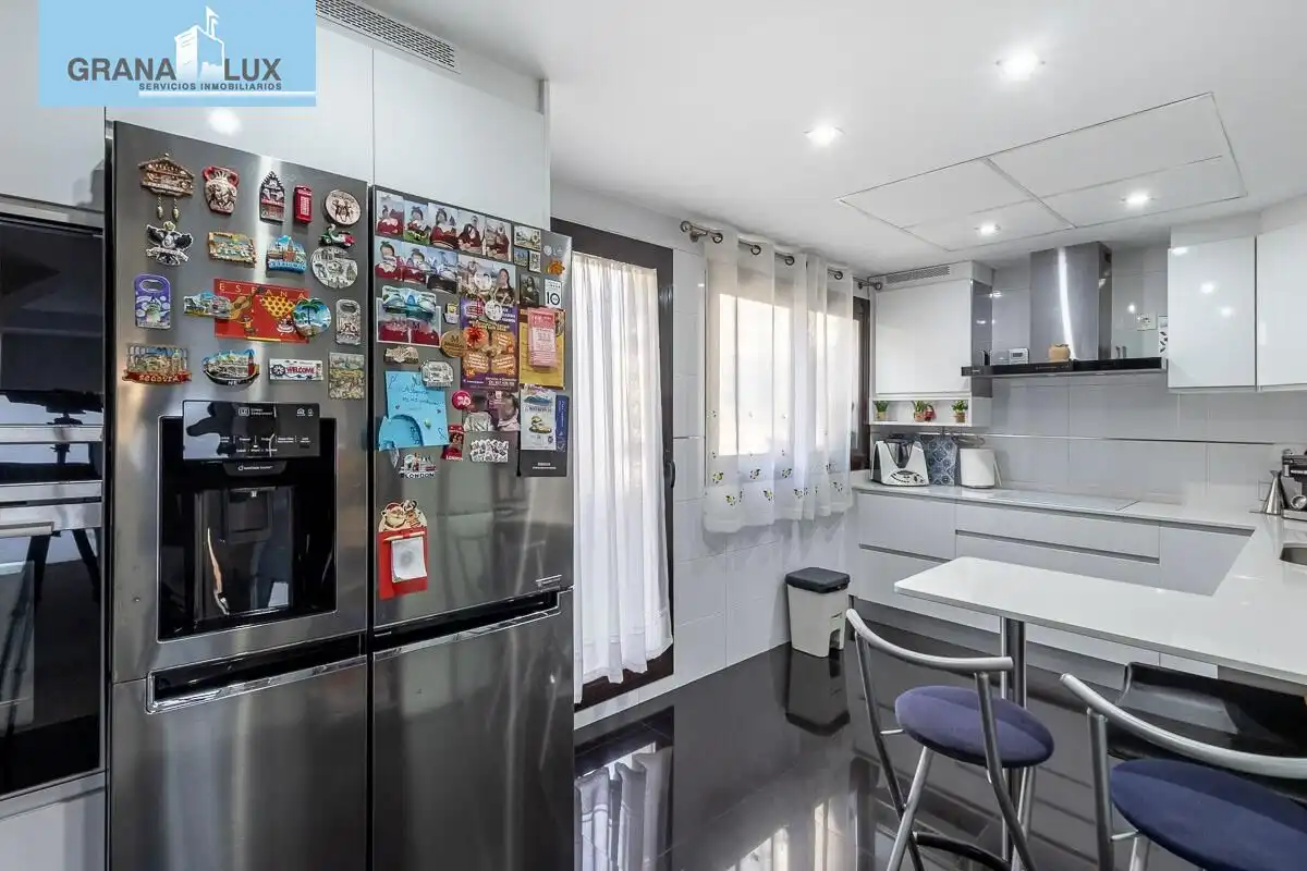 Kitchen of Houses for sale in Granada  with Air Conditioner, Heating and Terrace