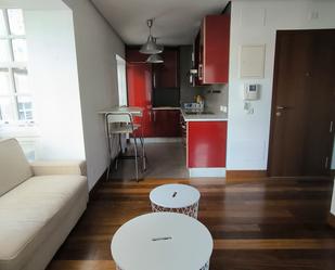 Cuina de Apartament de lloguer en A Coruña Capital  amb Parquet, Moblat i Forn