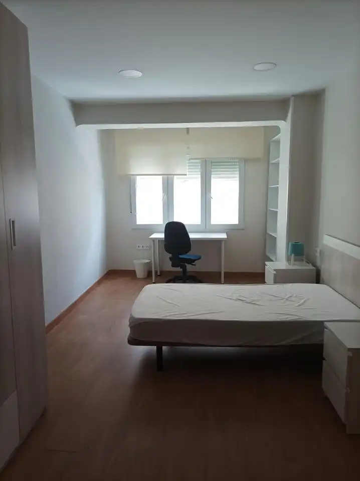 Schlafzimmer von Wohnung zur Miete in Granada