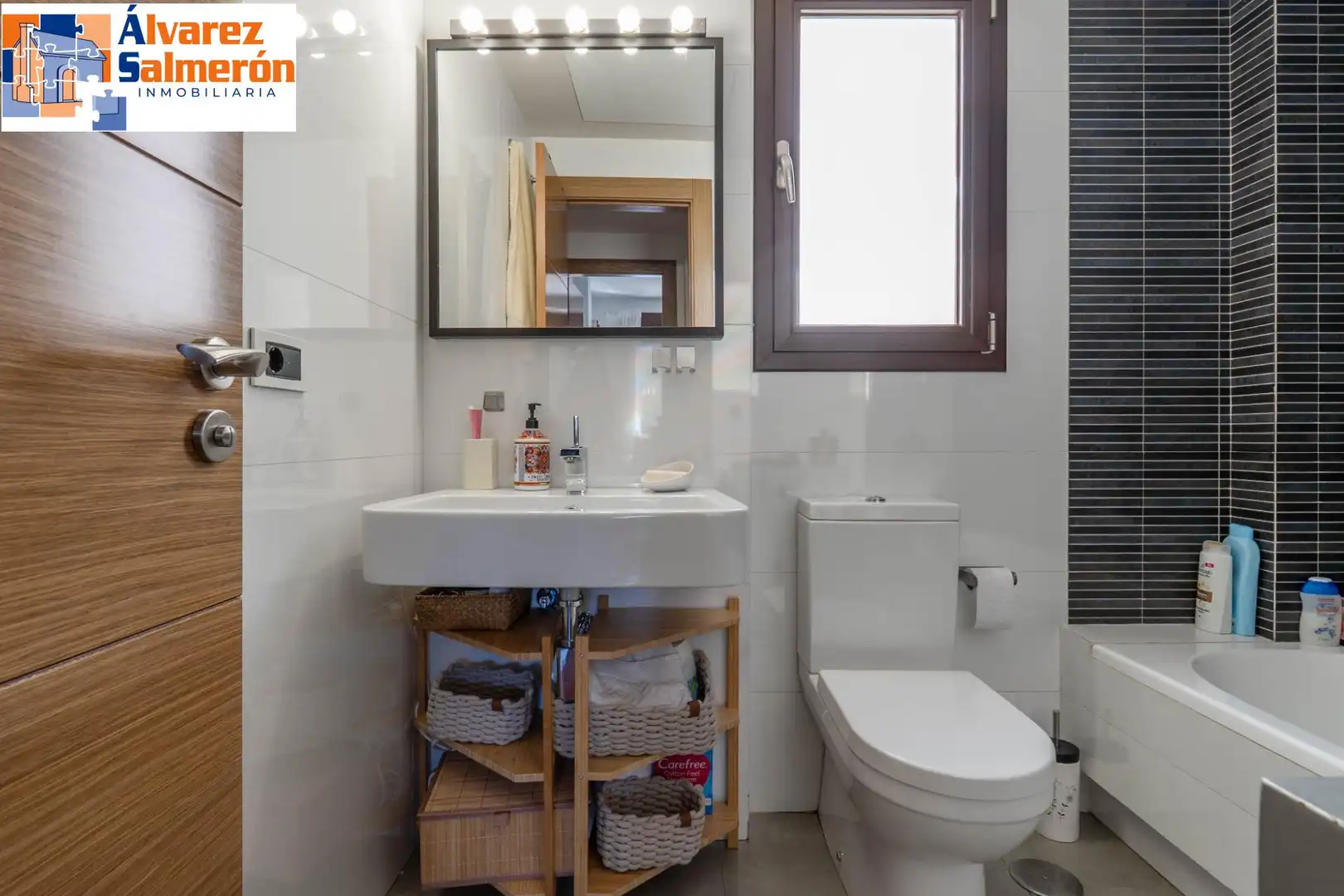 Baño de Casa adosada en venta en Granada con Aire acondicionado y Terraza