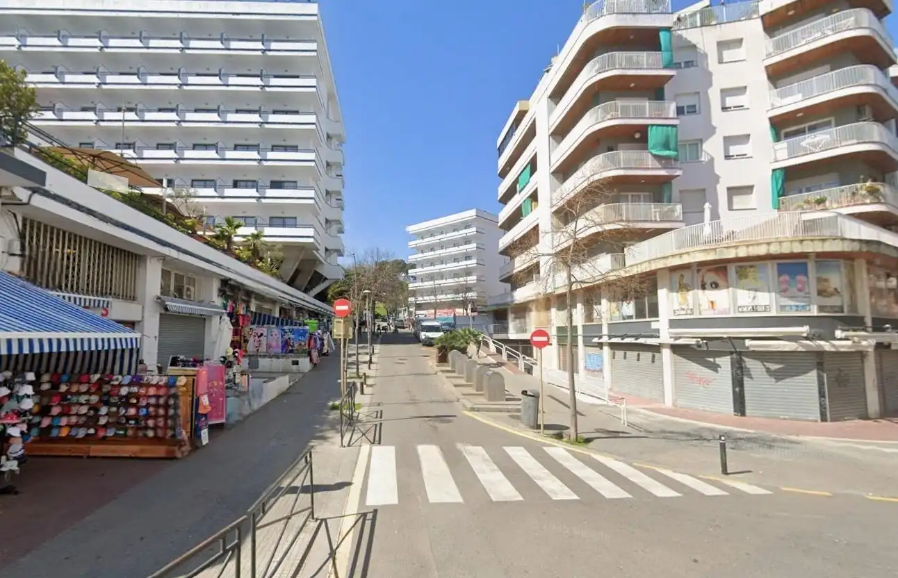 Außenansicht von Wohnung zum Verkauf in Lloret de Mar mit Privatgarten