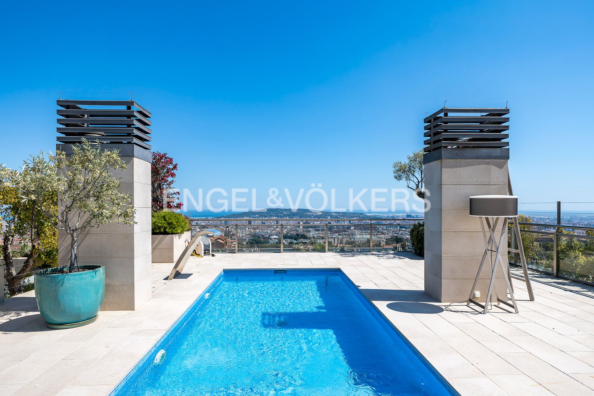 Piscina de Apartament en venda en  Barcelona Capital amb Calefacció